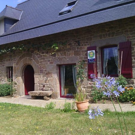 La Roche Bed and Breakfast Saint-Etienne-en-Cogles Esterno foto
