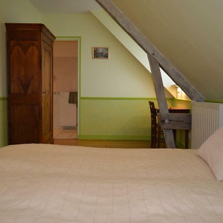 La Roche Bed and Breakfast Saint-Etienne-en-Cogles Esterno foto