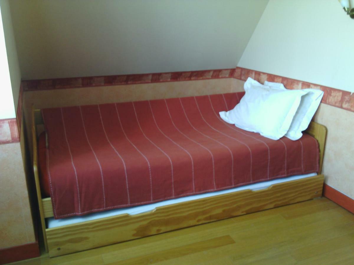 La Roche Bed and Breakfast Saint-Etienne-en-Cogles Esterno foto