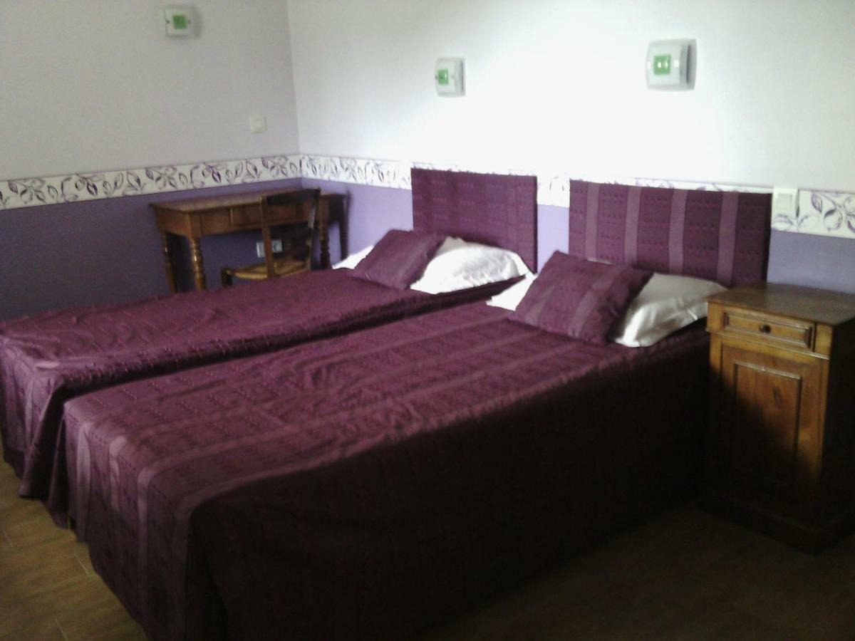 La Roche Bed and Breakfast Saint-Etienne-en-Cogles Esterno foto